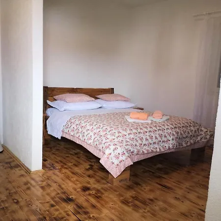 Lore Vendégház Primošten