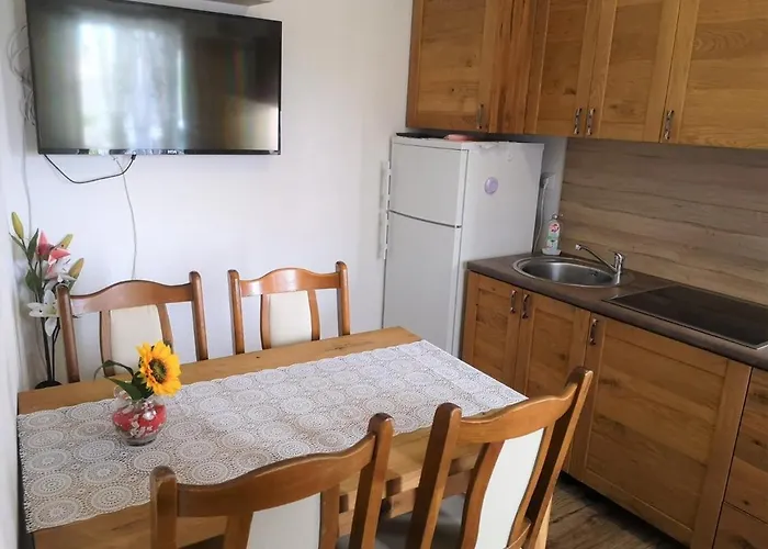 בית הארחה Lore 3*