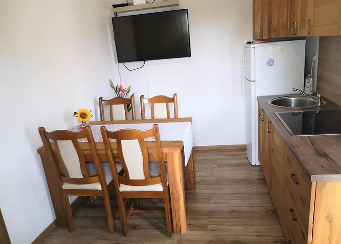 Lore Gostinjska kuća 3*