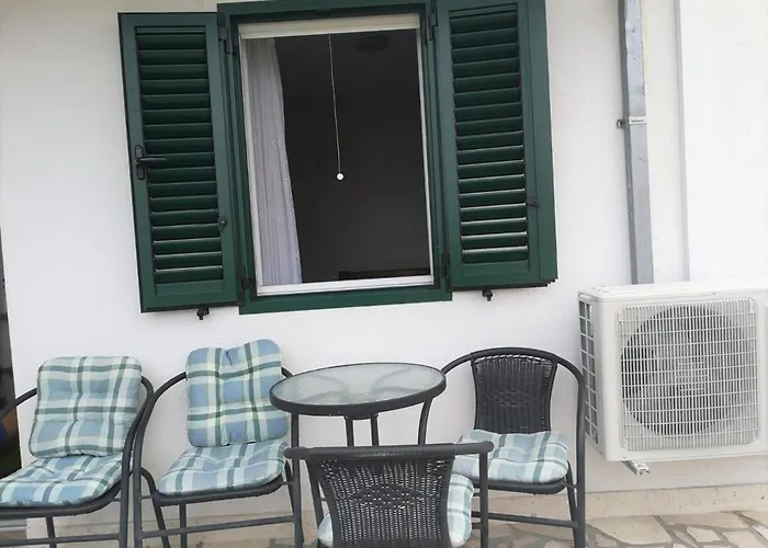 Lore בית הארחה