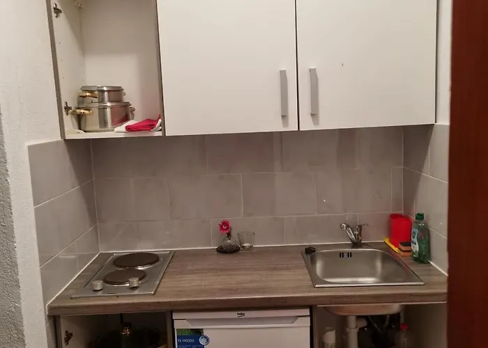 Lore Gostinjska kuća