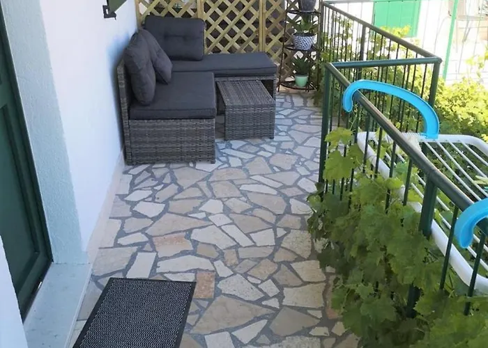 Lore בית הארחה